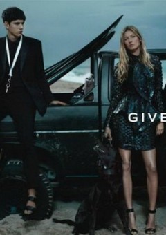Весенне-летняя коллекция модной одежды от Givenchy.