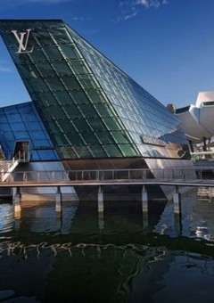 Louis Vuitton Island Maison.